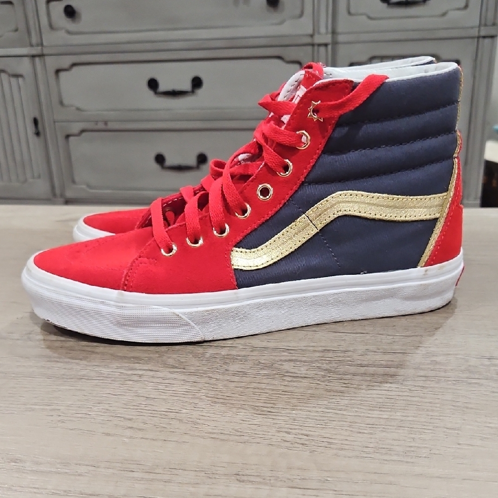 Vans Sk8-Hi  Captain Marvel  Gold High-Tops Men's size 7.5 Women's 9